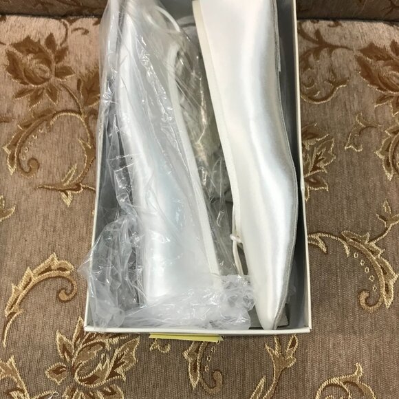 Dye-Able White Satin Ballet Flats, w/ Bow Formal Elegant Wedding Comfortable - Picture 13 of 14